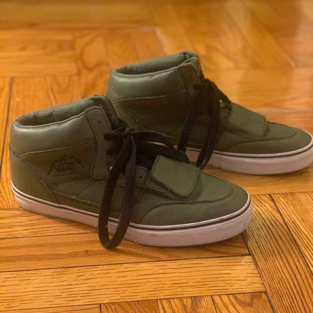VANS Olive Green Mountain Edition Sz.10 vans